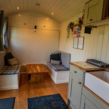 Lavender Retreat With Private Hot Tub Pension Upper Hulme Buitenkant foto