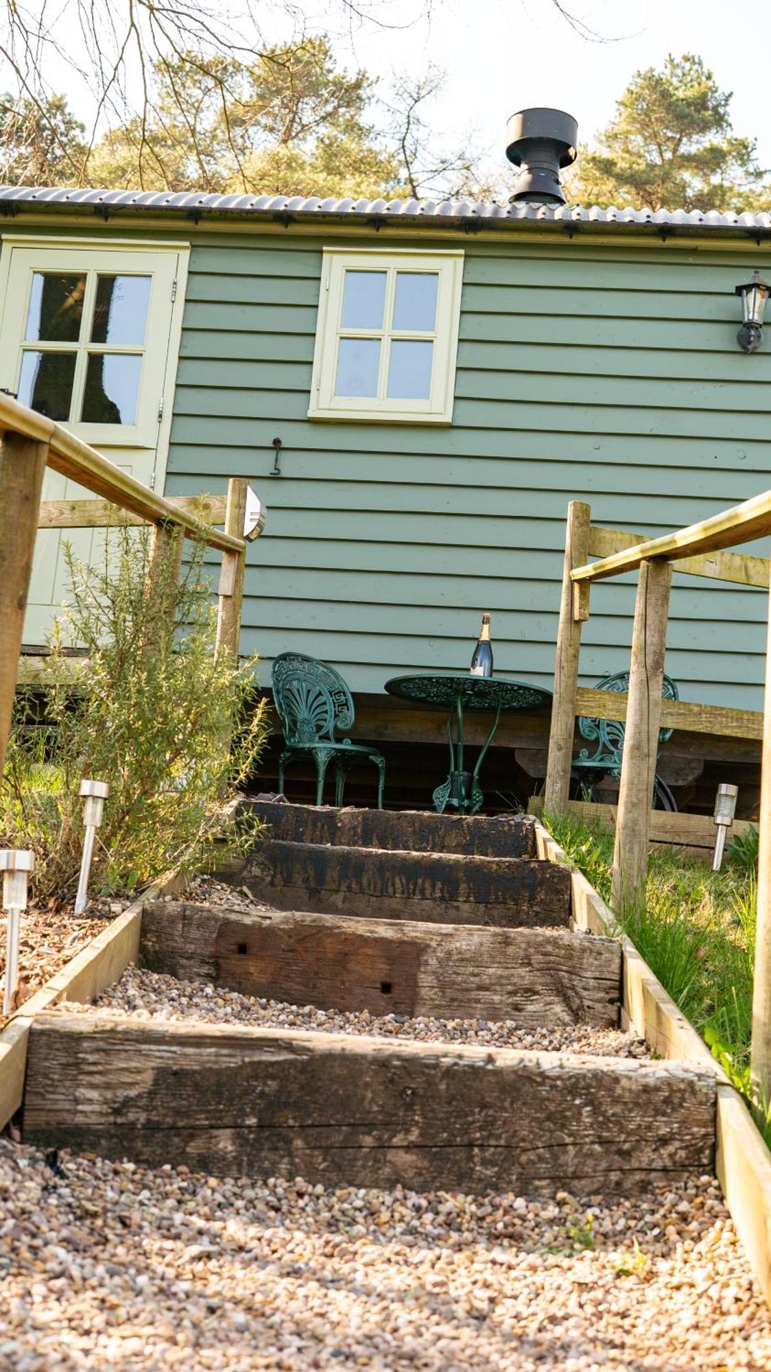 Lavender Retreat With Private Hot Tub Pension Upper Hulme Buitenkant foto